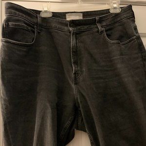 Everlane Curvy Cheeky Jean Washed Black Size 34